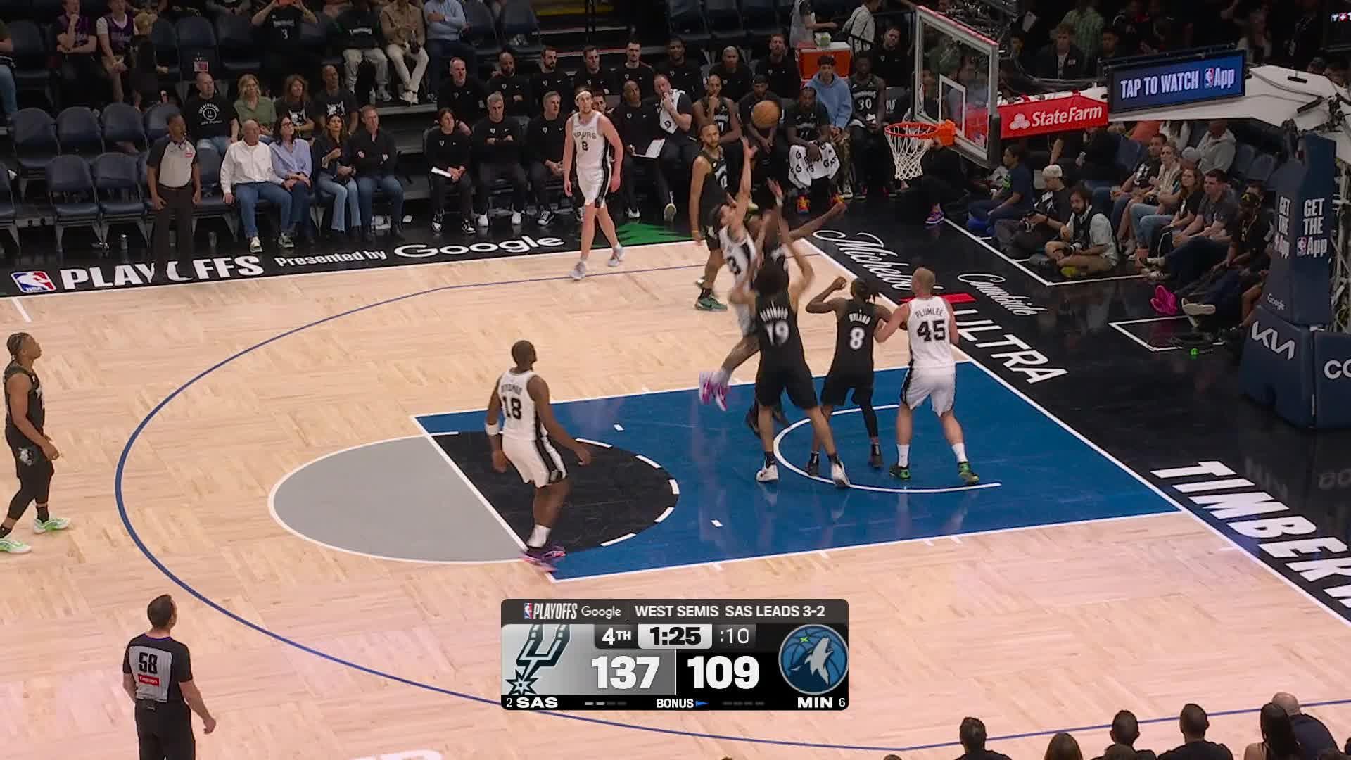 Mason Plumlee with the slam