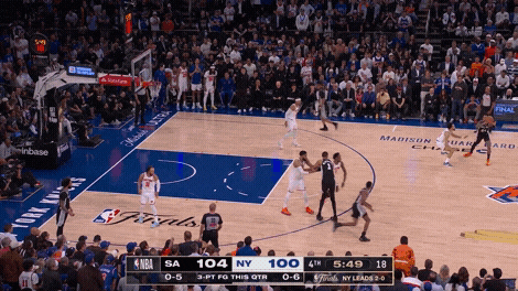 De'Aaron Fox alley-oop to Victor Wembanyama