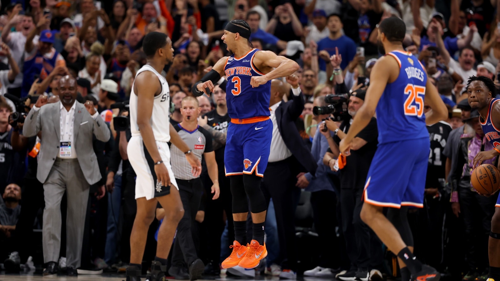 Finals Access Element: Josh Hart and John Starks celebration moment