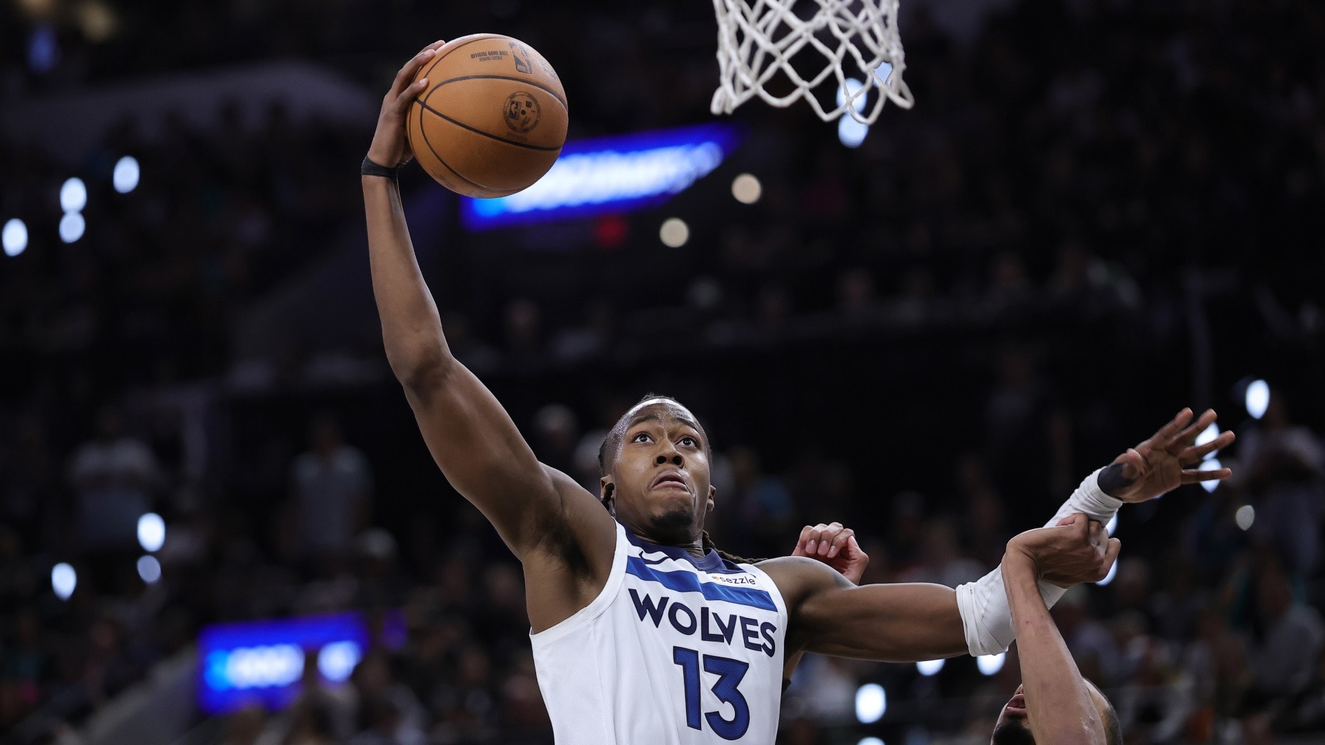 Reports: Ayo Dosunmu to re-sign with Timberwolves