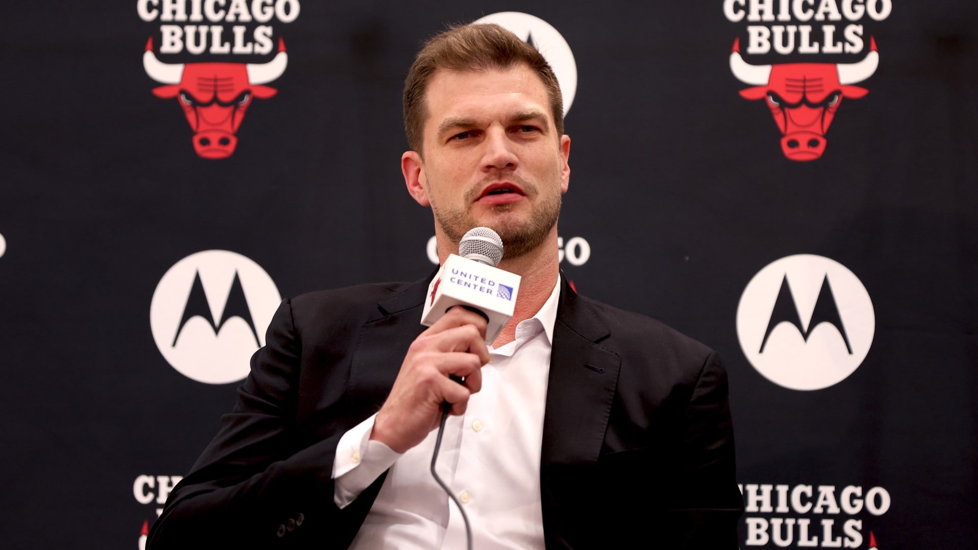 Bulls Bet on Splitter's Competitive Fire, Player Connection