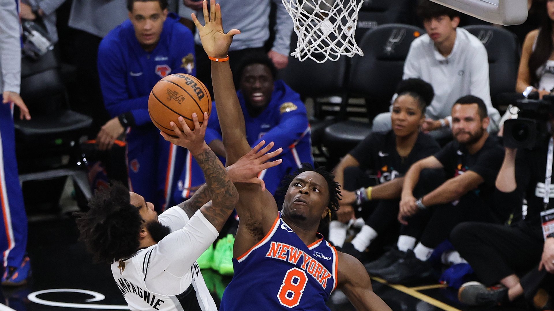 Knicks slow Spurs in transition, snag 2-0 Finals lead