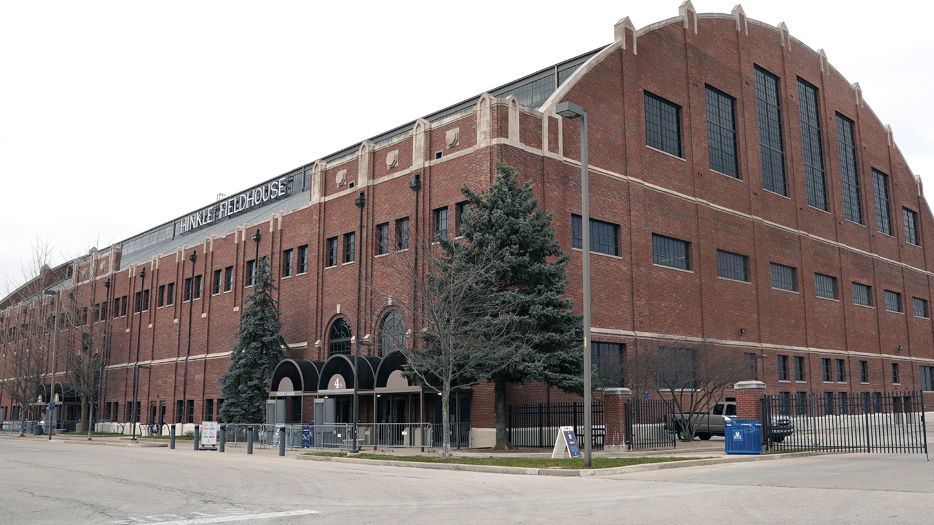 Iconic college venue Hinkle Fieldhouse gets NBA spotlight with Emirates NBA Cup championship