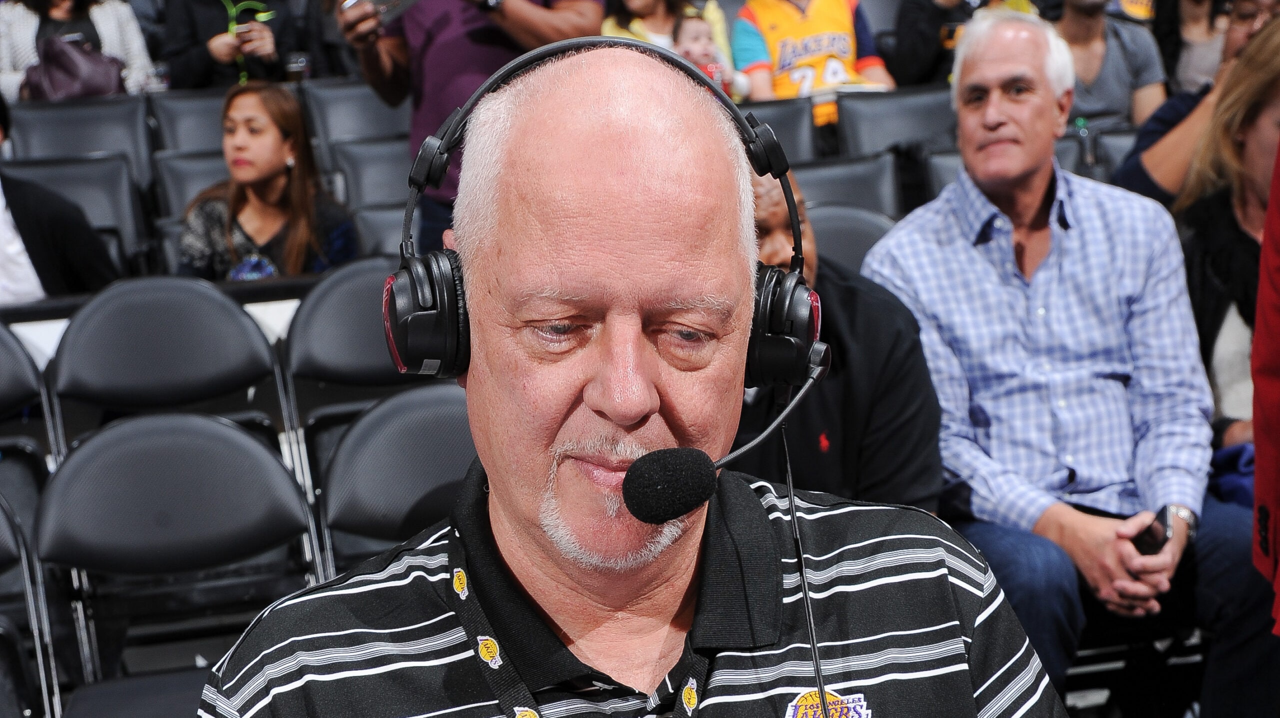 Lakers public address announcer Lawrence Tanter retires after 43 seasons