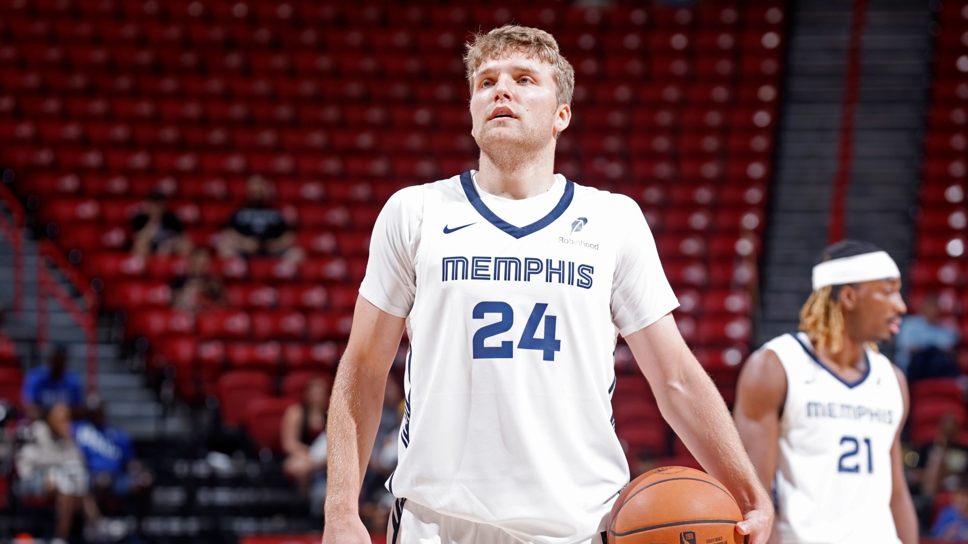 NBA Summer League για χρήση του κανόνα «1 ελεύθερη βολή», «συνδεδεμένο μπάσκετ»