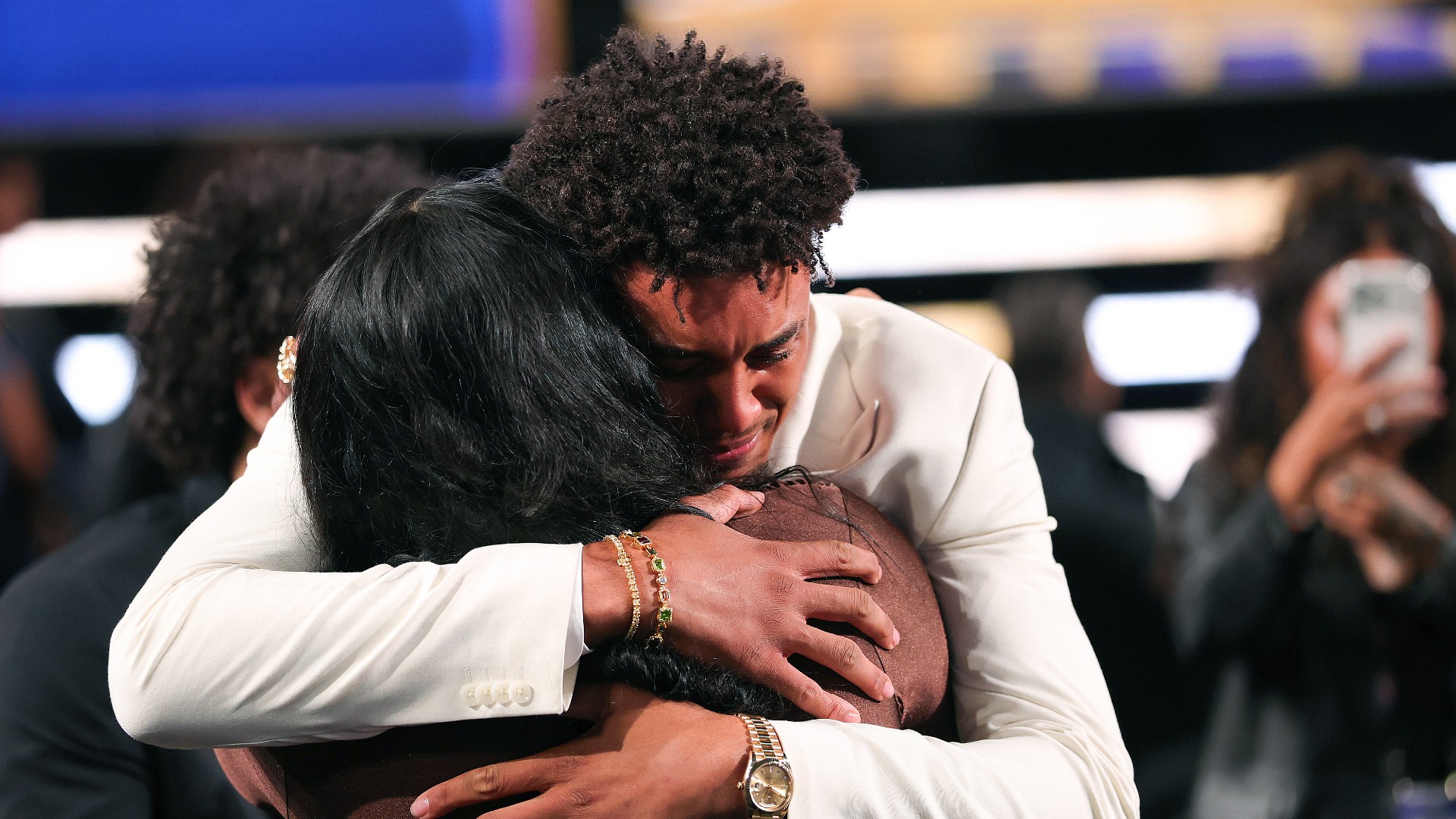 The Athletic: A mother’s unshakable belief built Warriors rookie Yaxel Lendeborg