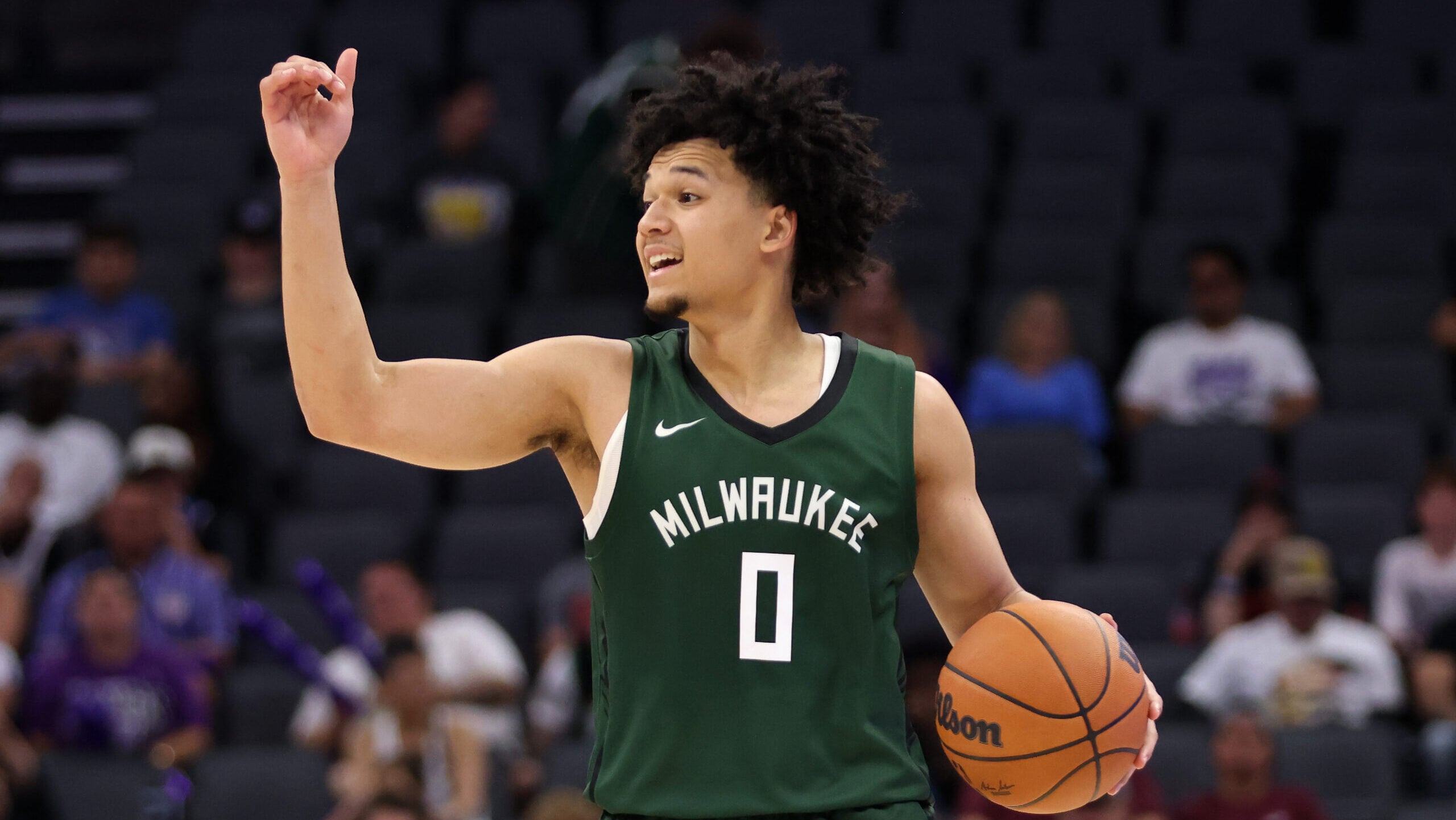 Spurs challenge Bucks as Vegas action continues