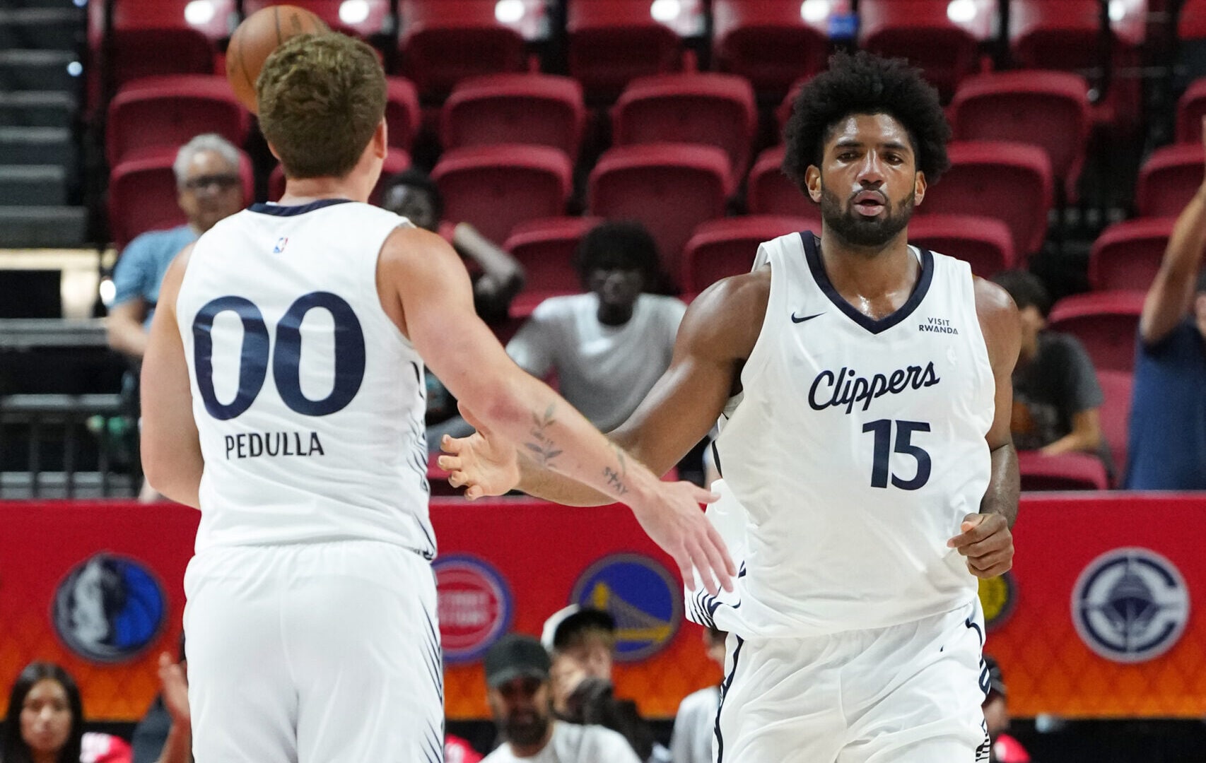 Norchad Omier puts up 20 points, grabs 15 rebounds for Clippers