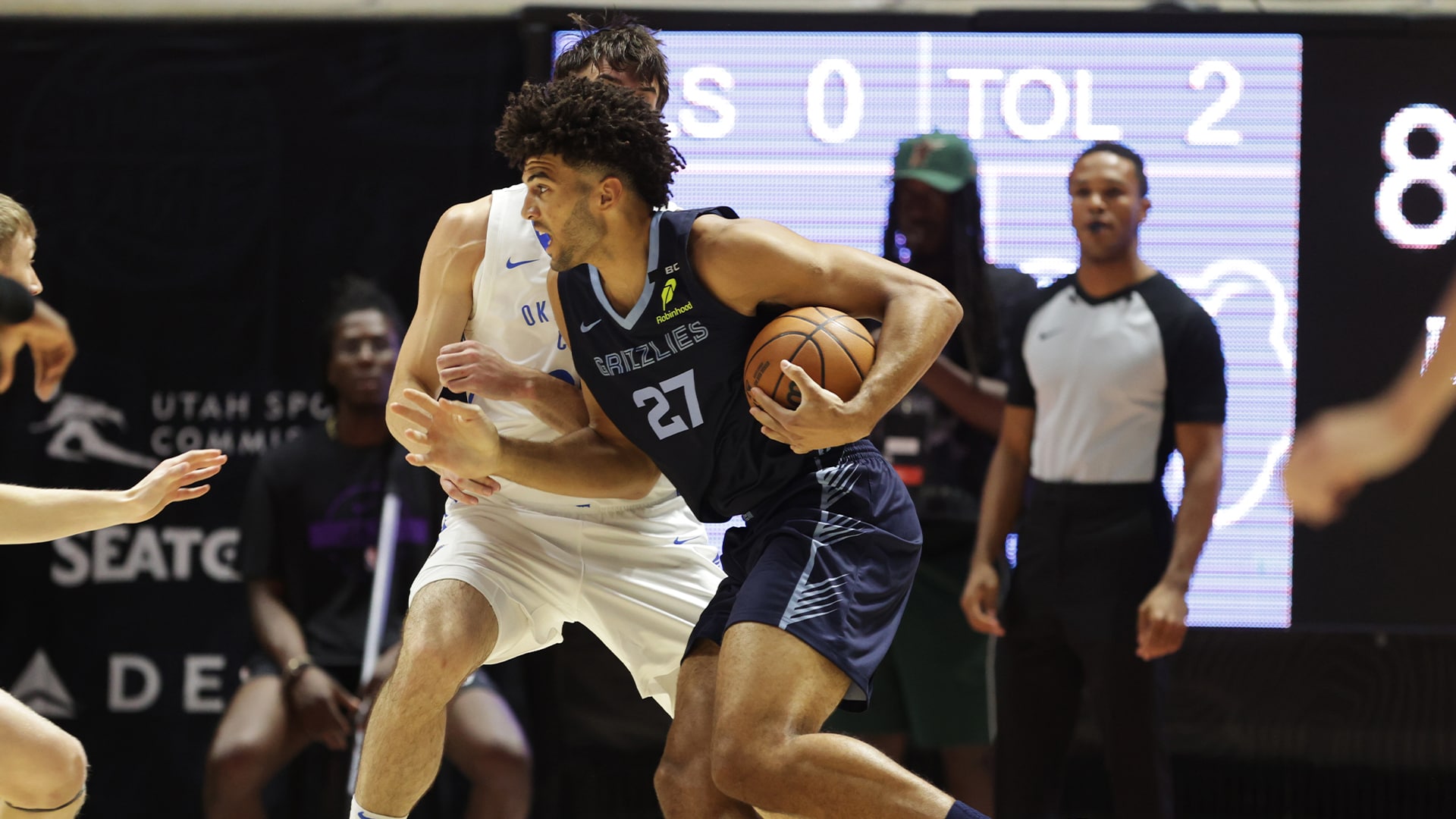 Boozer, Grizzlies roll in SLC opener