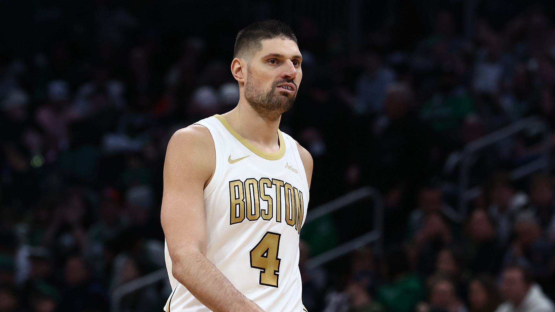Nikola Vučević returns to Magic on 1-year deal
