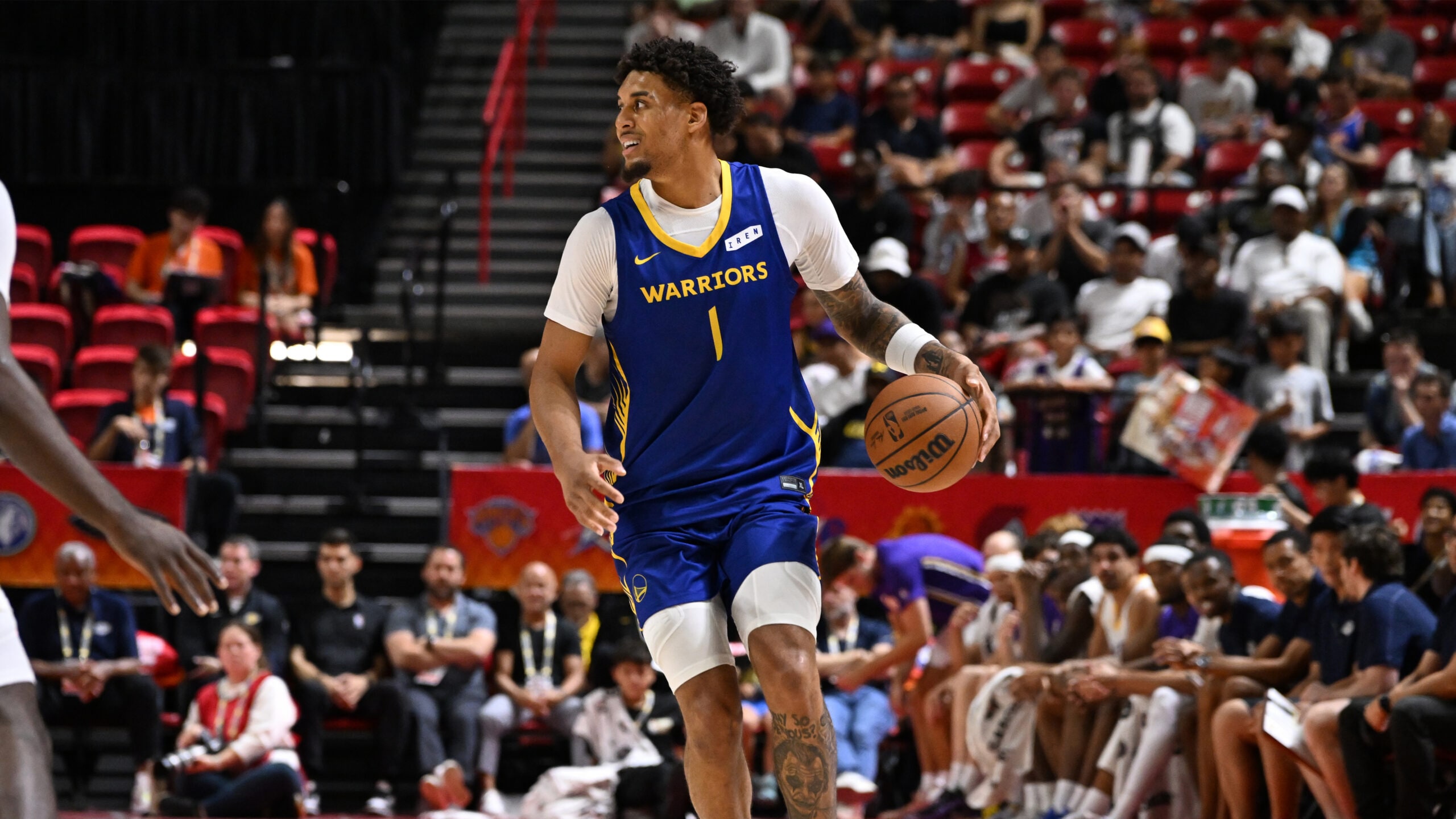 Yaxel Lendeborg driving to the basket during the Summer League championship game