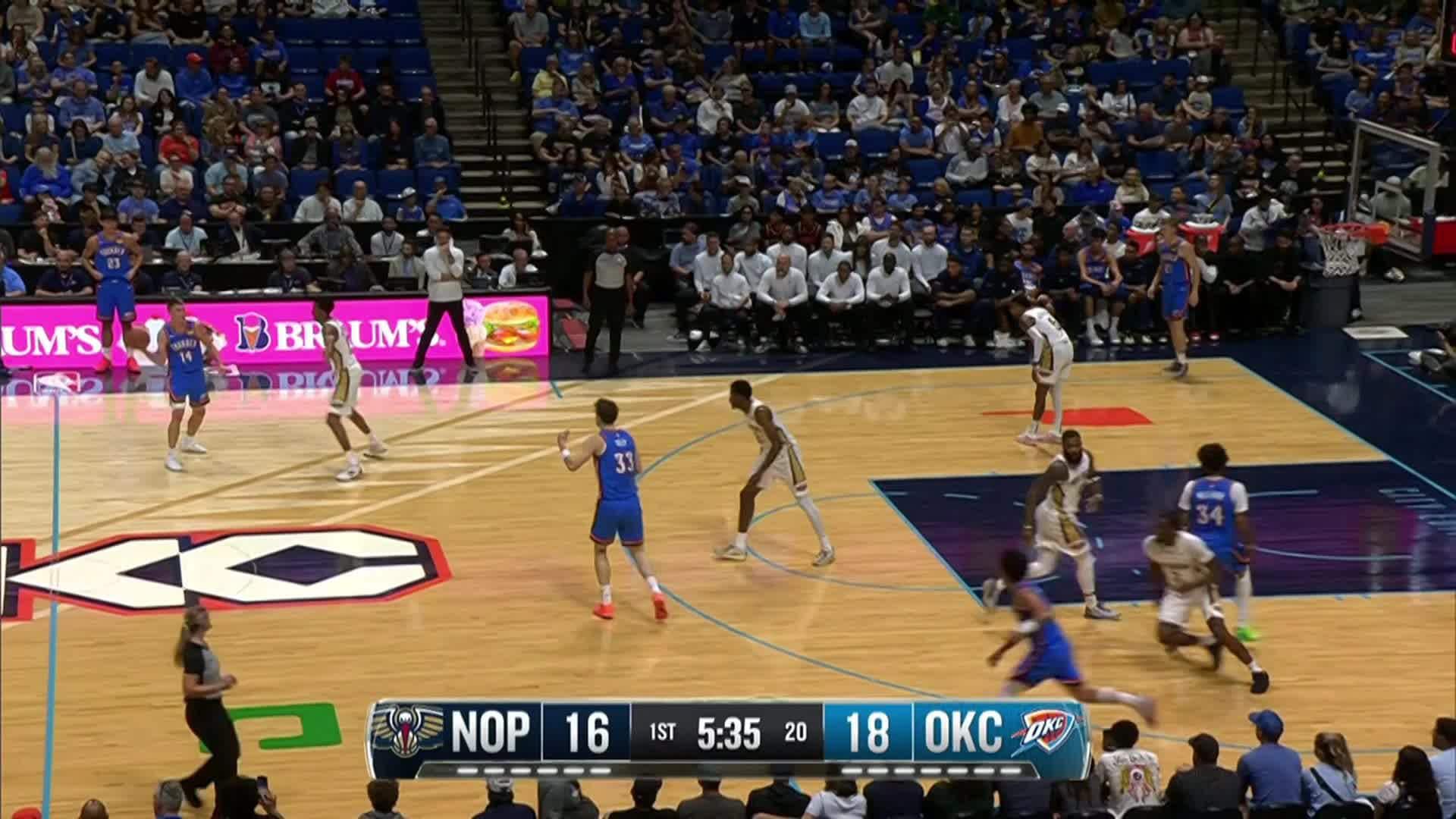 Thunder rookies Aday Mara & Bennett Stitz getting preseason buckets vs. Pelicans