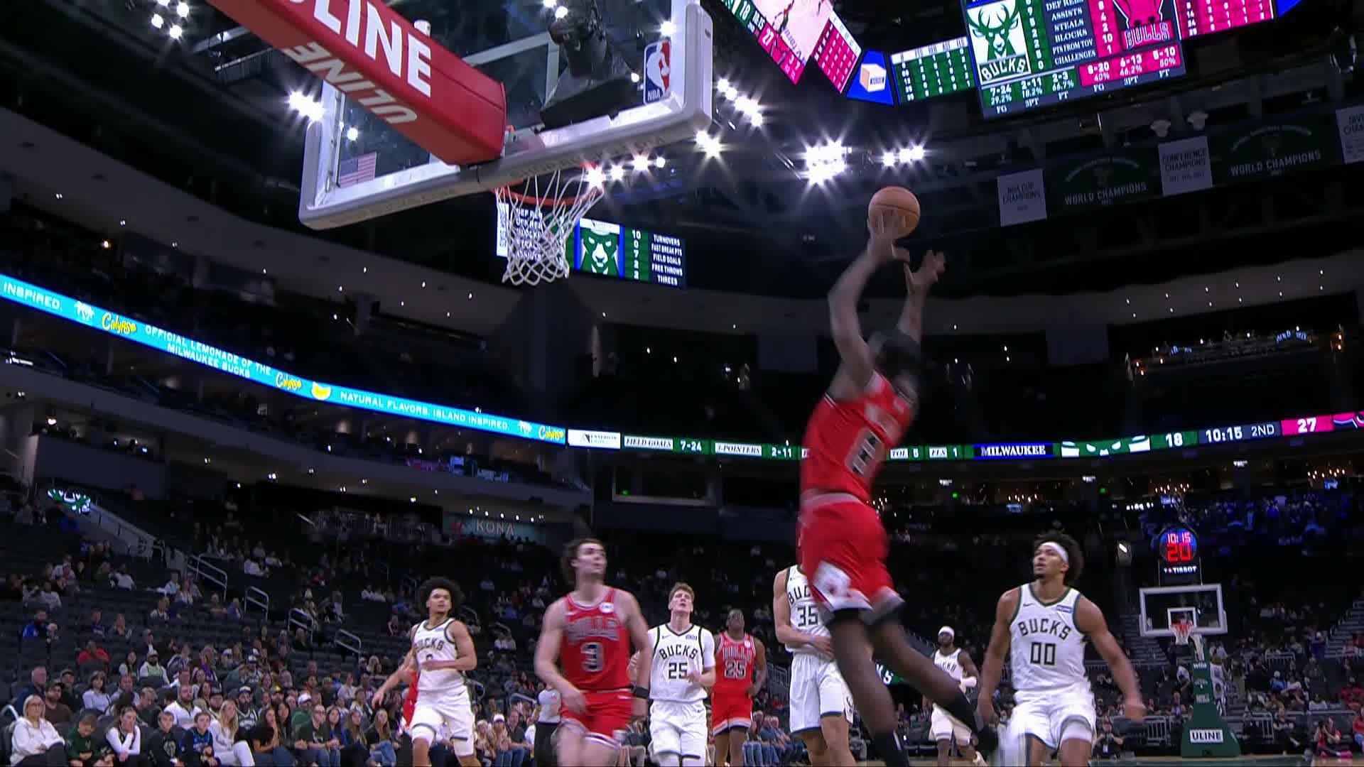 Milwaukee Bucks vs. Chicago Bulls - 1st Half Highlights