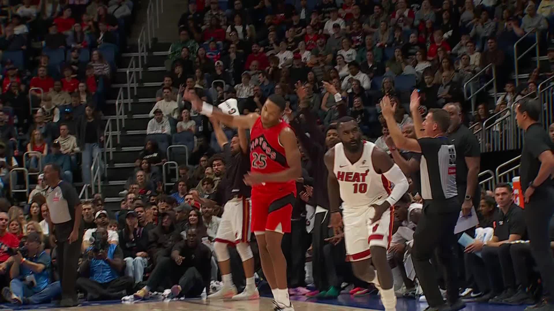 Toronto Raptors vs. Miami Heat - 1st Quarter Highlights