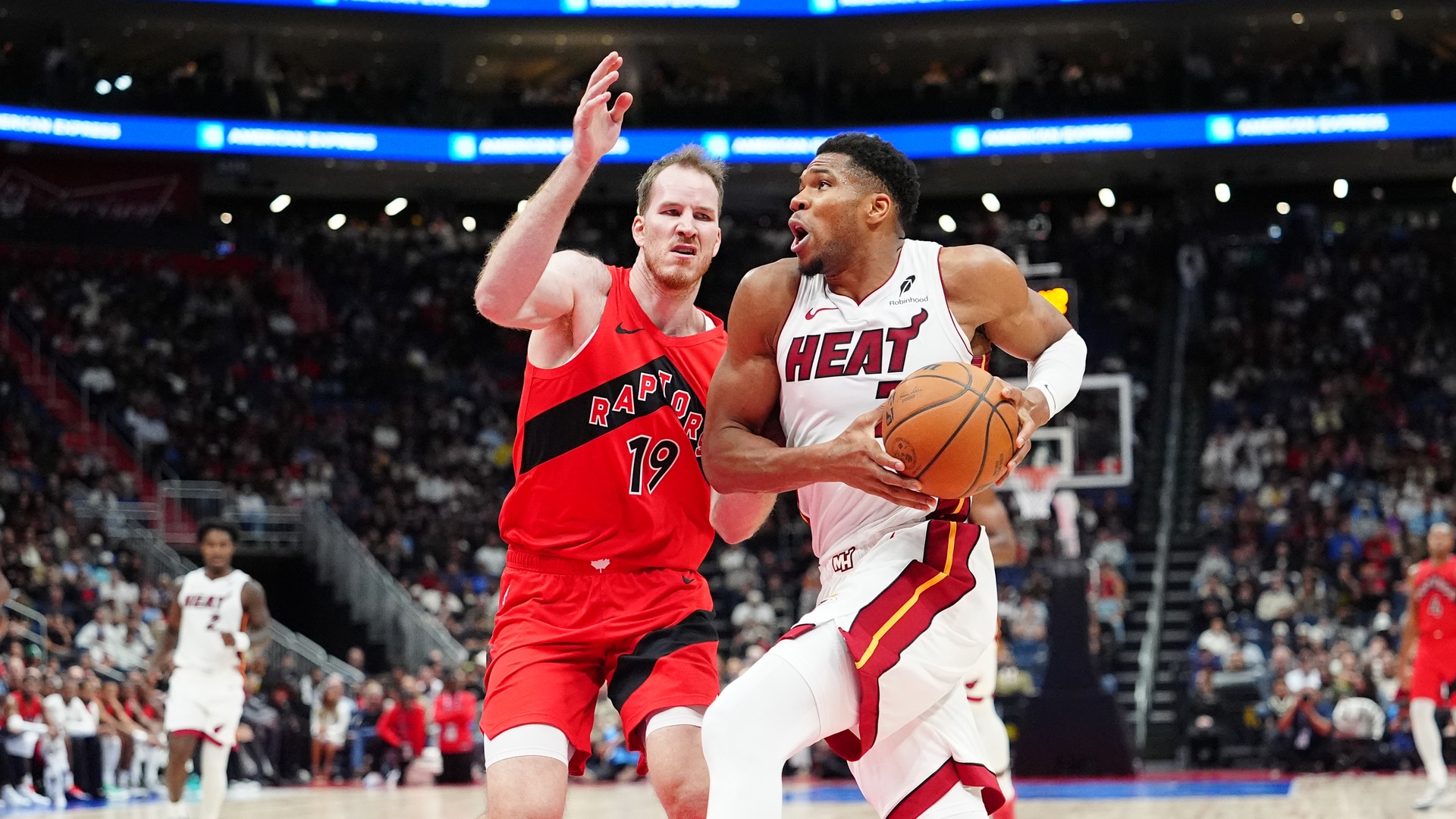 Giannis goes a perfect 3 for 3 from the field in Heat preseason debut