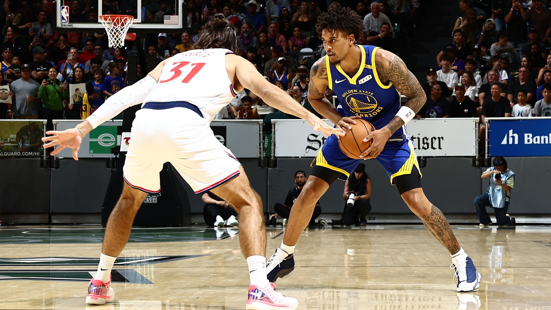 Steph finds Yaxel for the triple & his first career preseason bucket