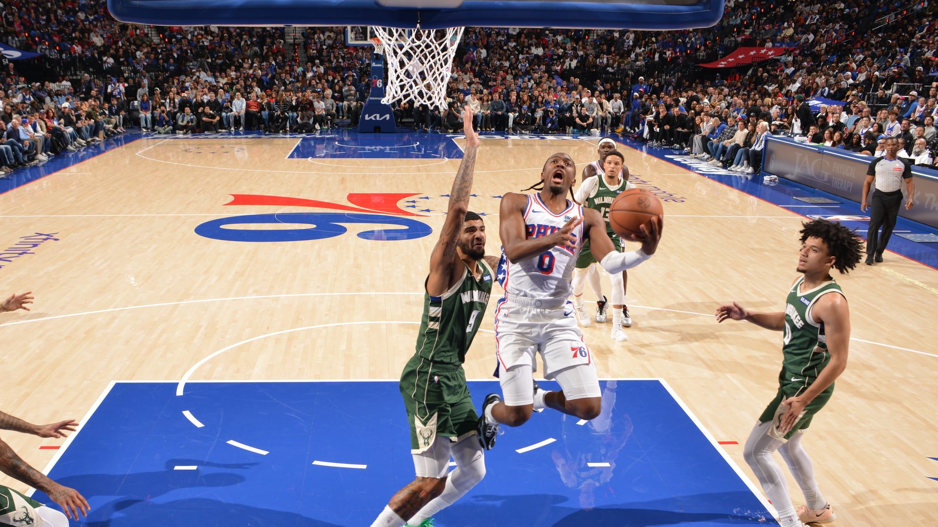 Maxey's 26 helps fend off Bucks in Philly