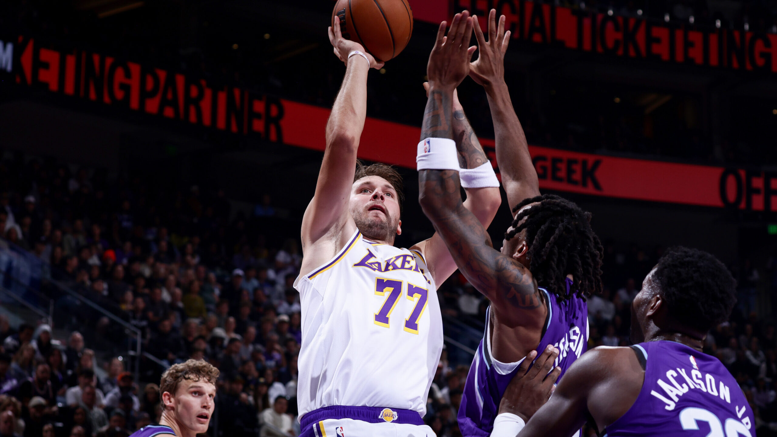 NBA Mailbag: What makes Luka Dončić so difficult to defend?