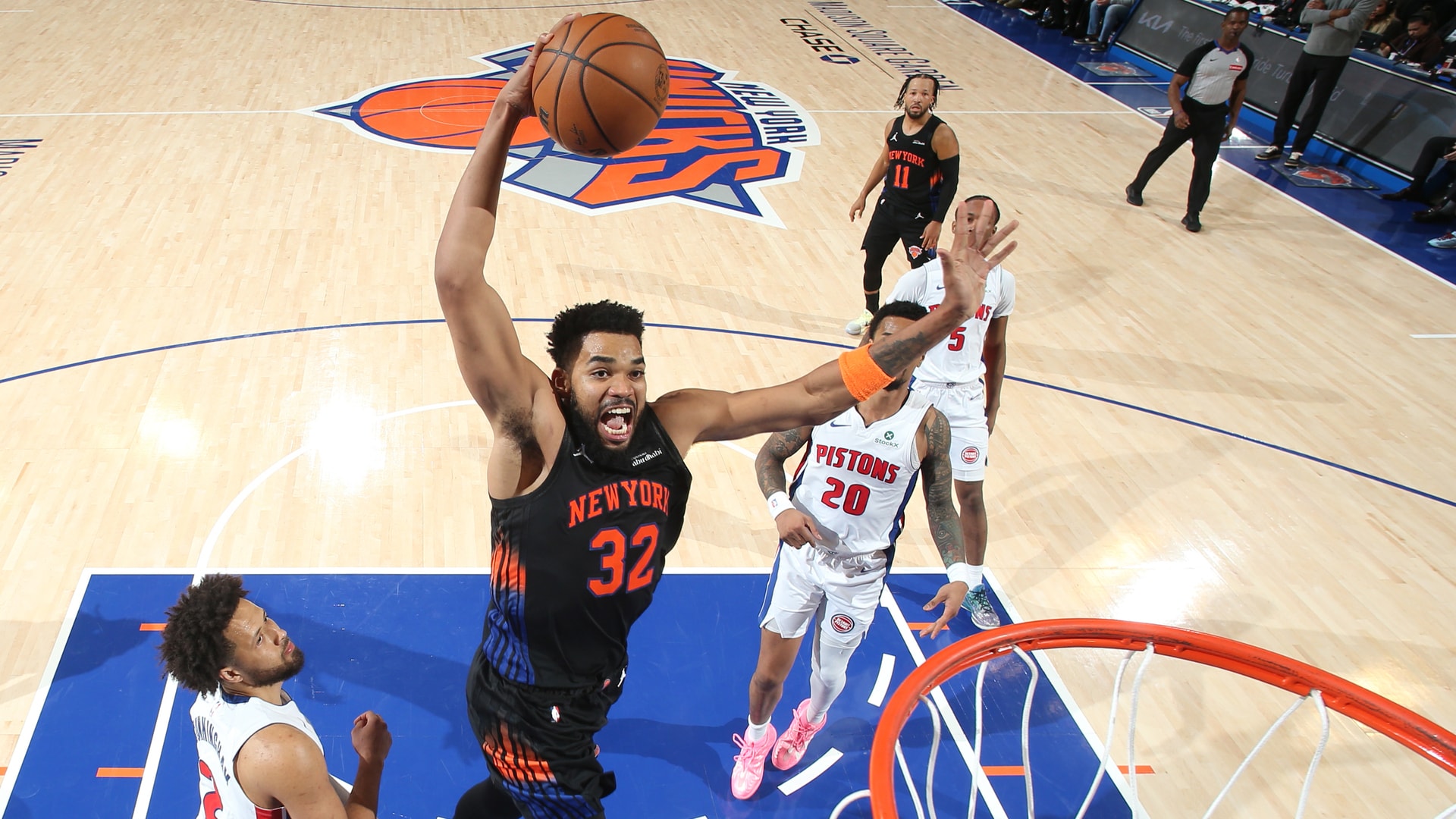 KAT (27 PTS, 20 REB) Powers Knicks To First Win