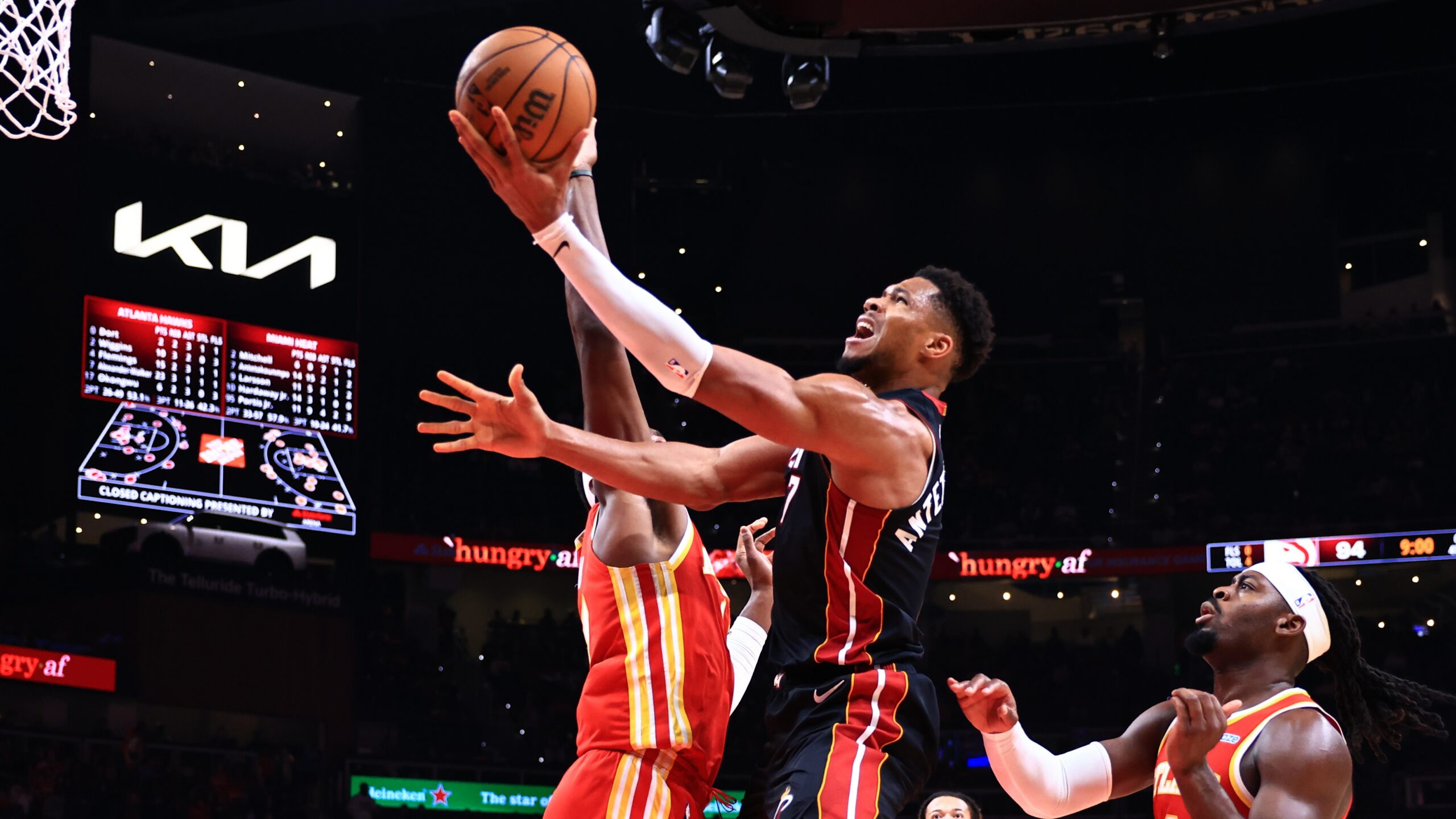 Foto oficial do último jogo: Heat contra Hawks