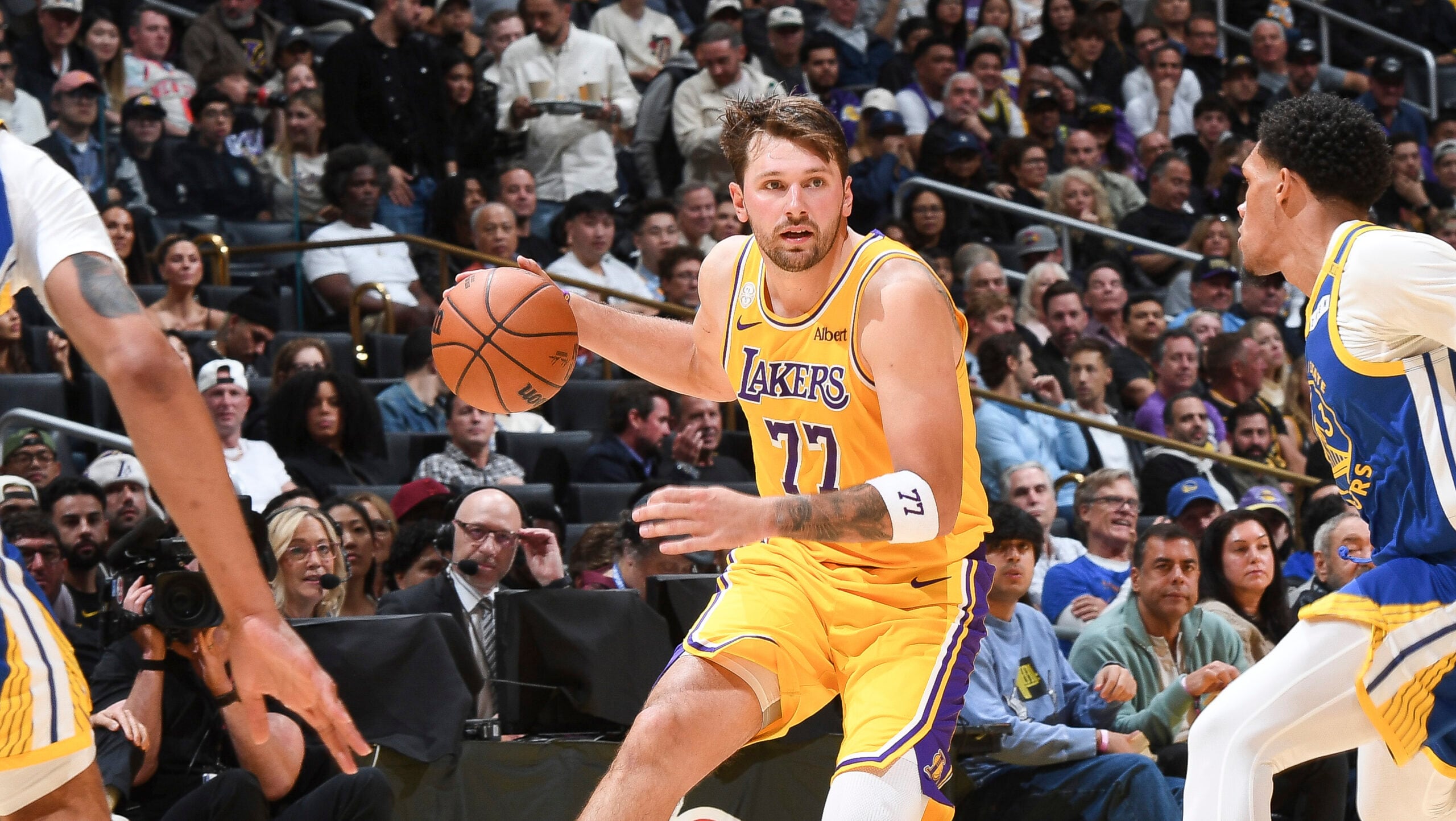 Dončić, Kessler provide 1-2 punch in victorious opener