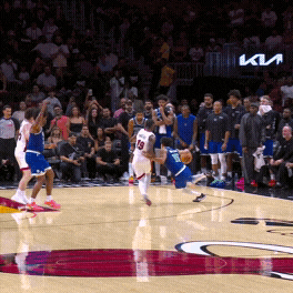 Antonio Reaves wins it with a floater for the Timberwolves.