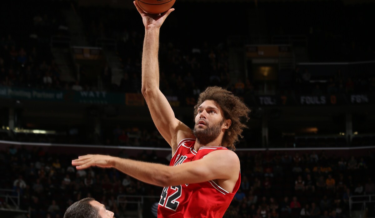 Robin Lopez hook shot against Cleveland