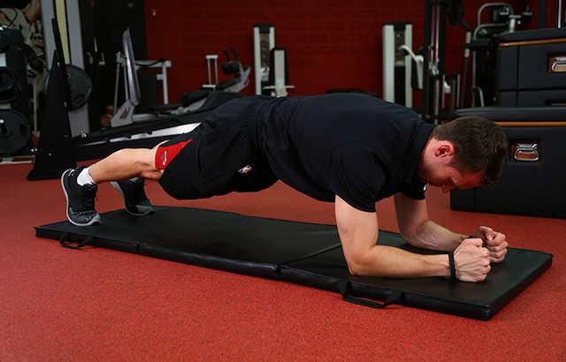 Foran Eric Get Fit With The Pros: Planks | Miami Heat
