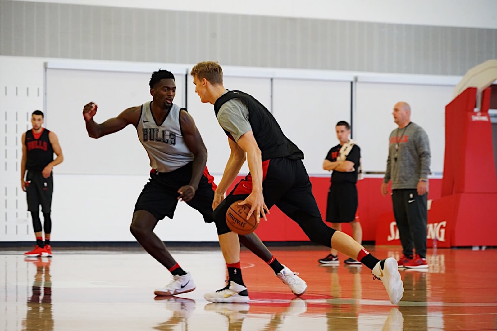 Bobby Portis and Lauri Markkanen During Bulls Training Camp