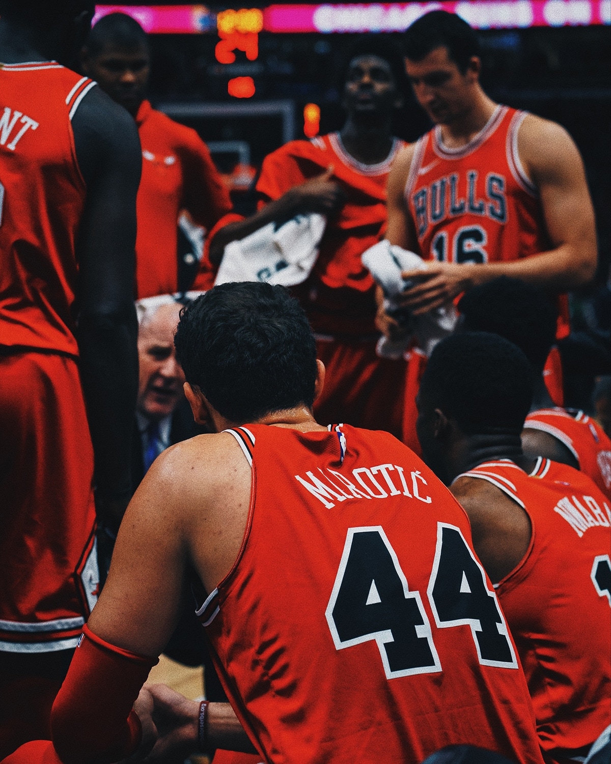 Mirotic during a timeout