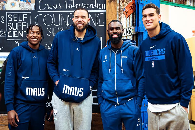 Nba Meals Cold weather, warm hearts; Mavs players dish out 250 Thanksgiving meals ...