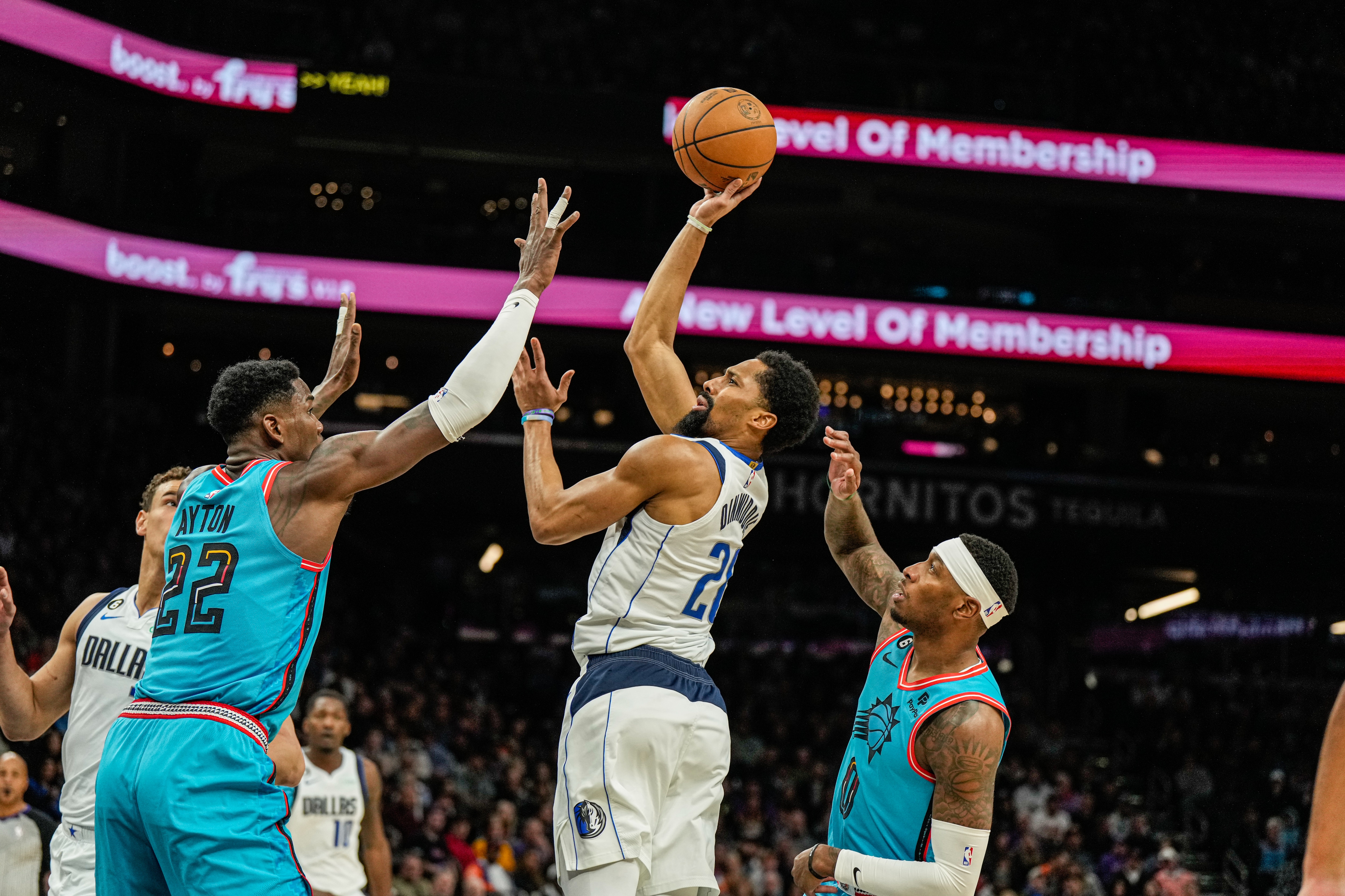 With Doncic injured, Mavs gut out hard-fought win over Suns, 99-95