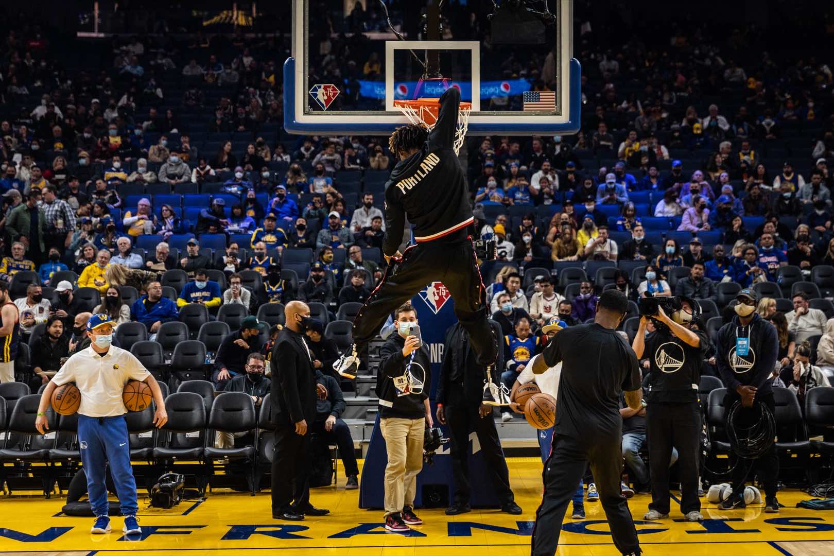 PHOTOS » Trail Blazers 94 VS. Warriors 104 on December 8, 2021 Photo