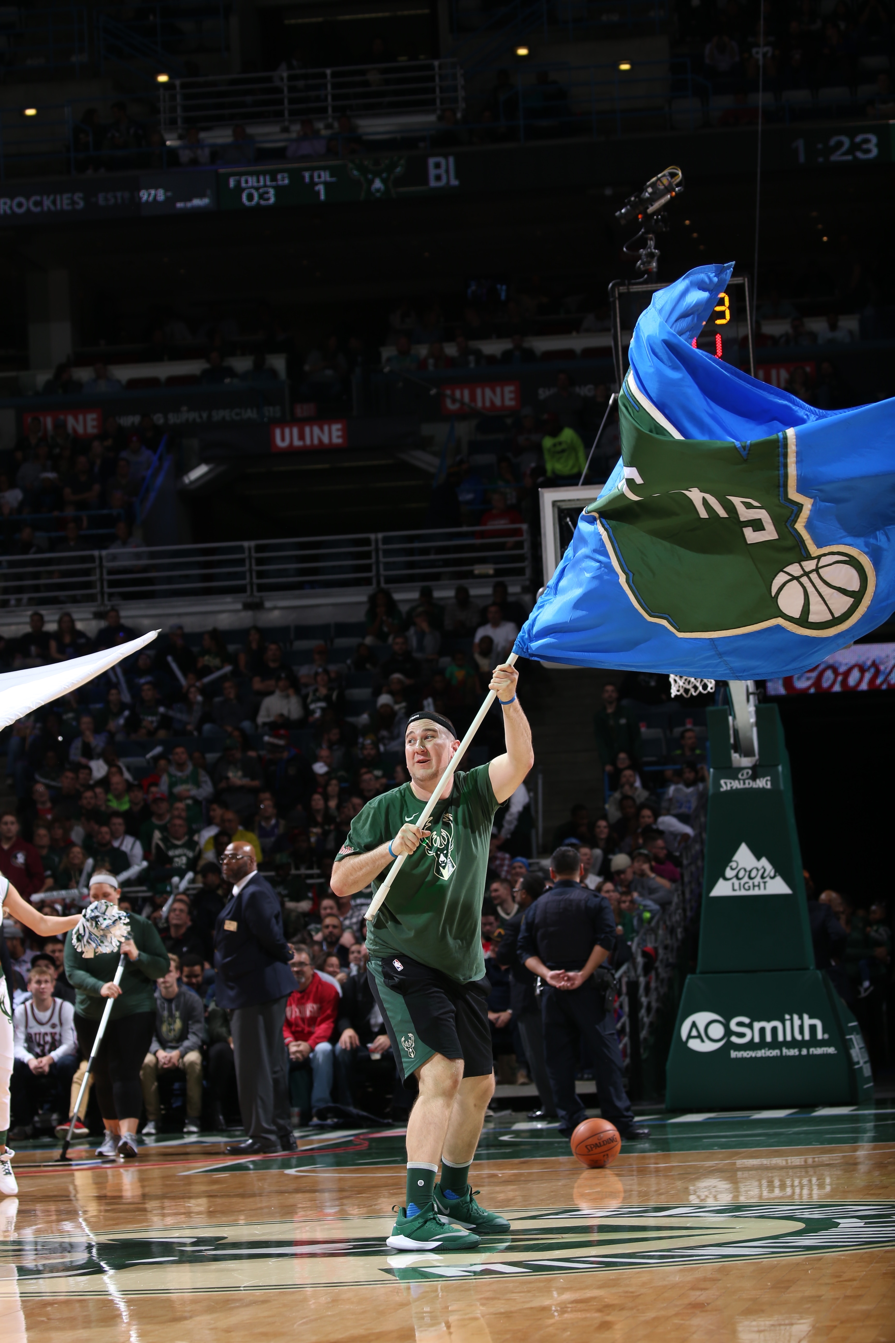 Entertainment Bucks vs Pistons 11.15.17 Photo Gallery