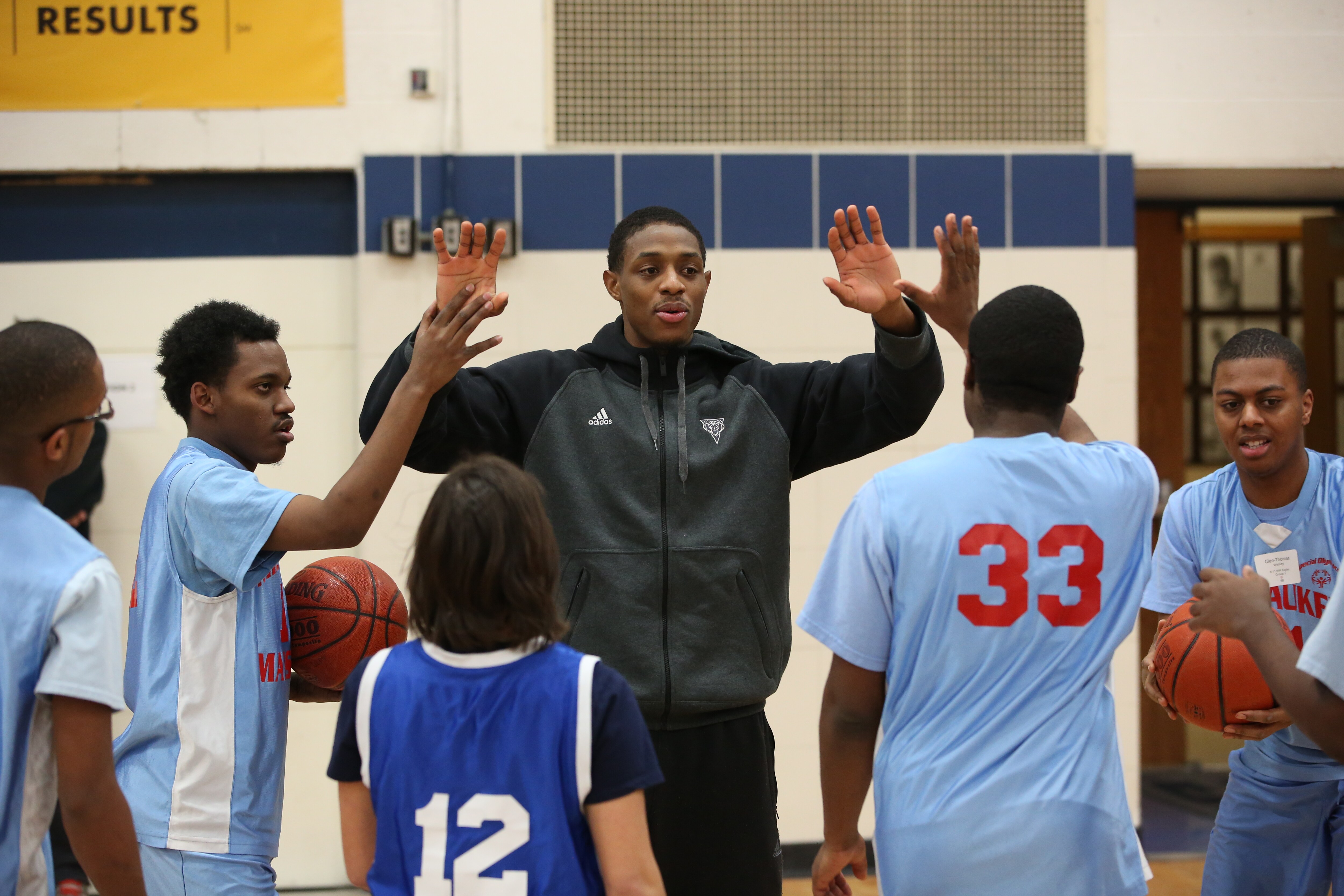 Knight Offers Free BacktoSchool Basketball Camps