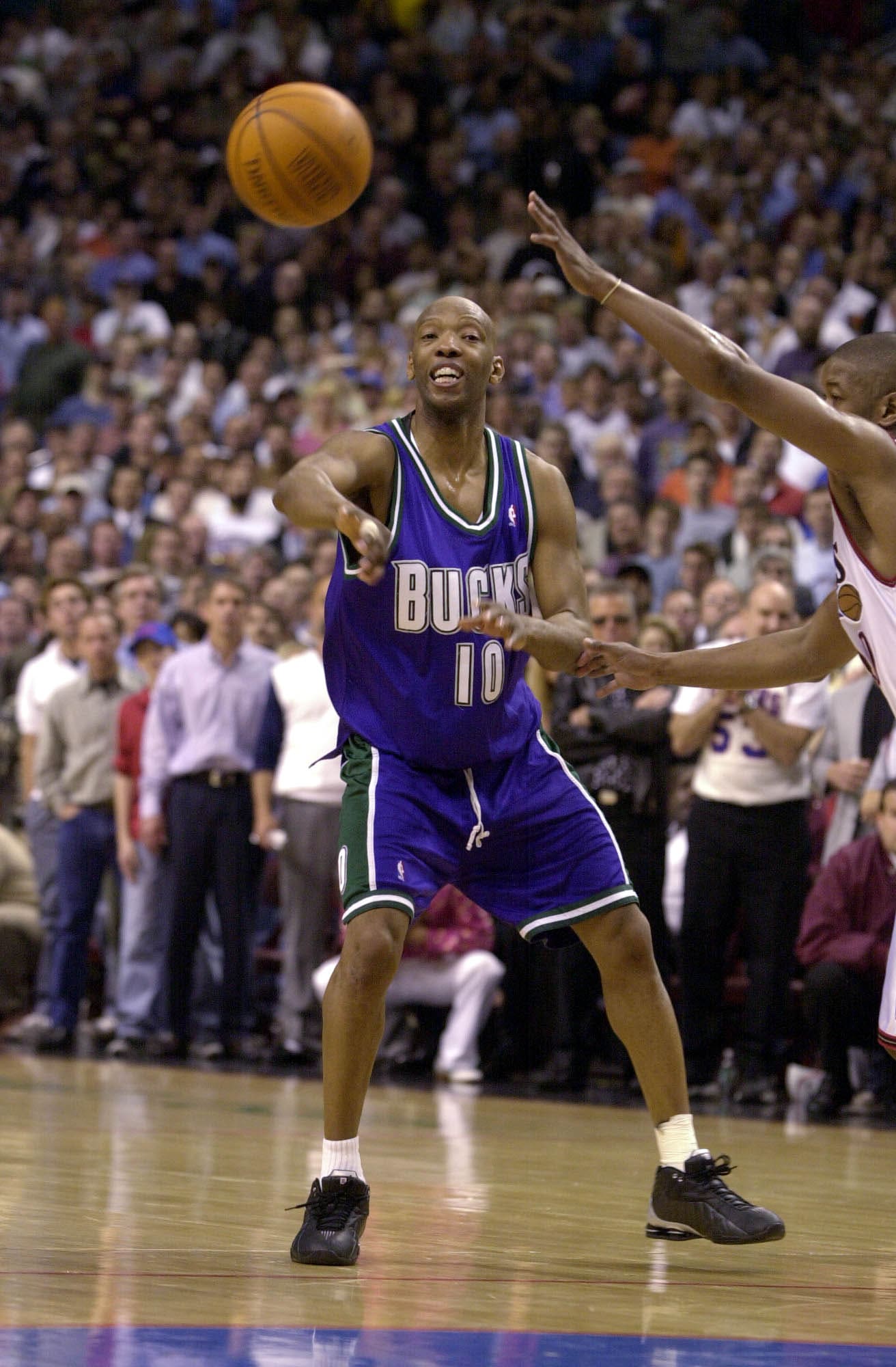 Throwback Thursday: Bucks vs. Sixers In 2001 Eastern Conference Finals ...