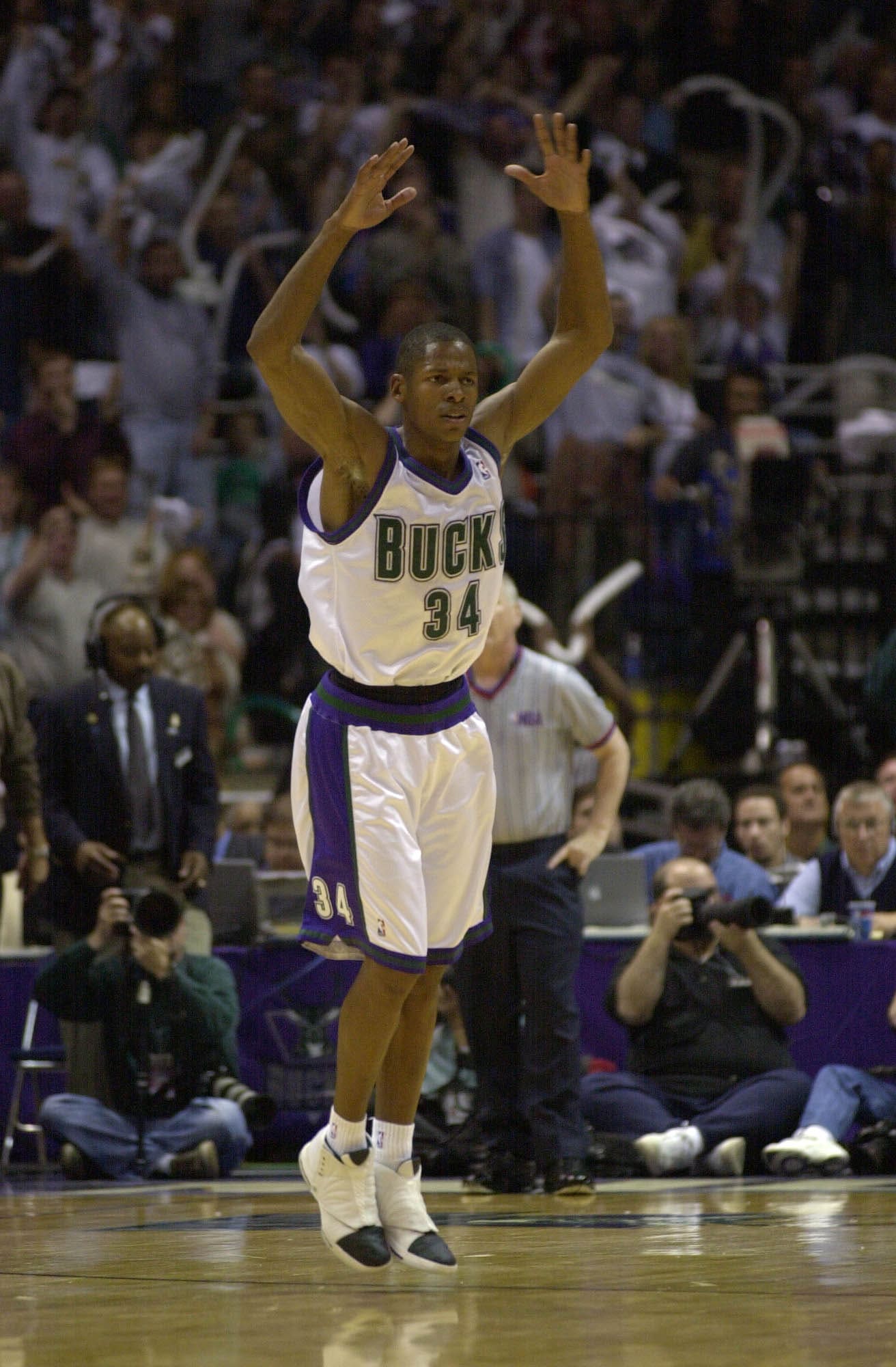 Ray allen outlet bucks jordans