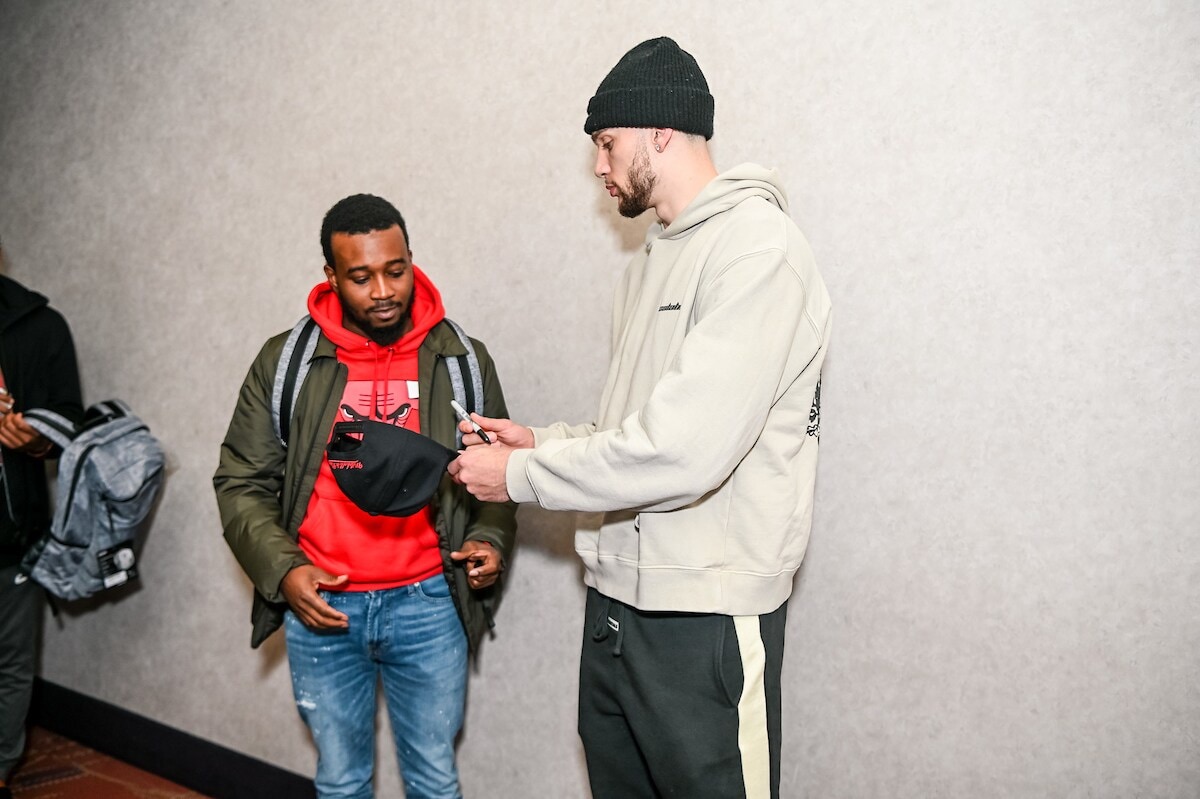 Boyslab Zach LaVine Hosts Students for Movie Screening Photo Gallery | NBA.com