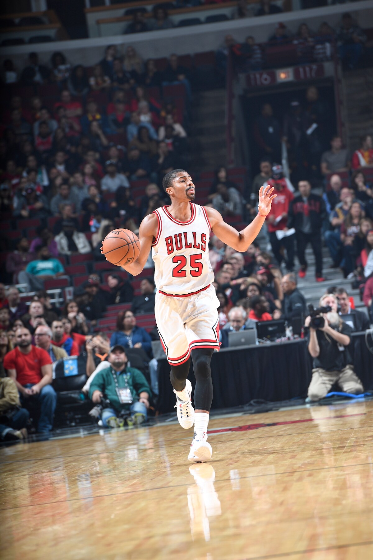 Photo Gallery: Bulls vs. Pacers - Preseason (10.08.16) | Chicago Bulls