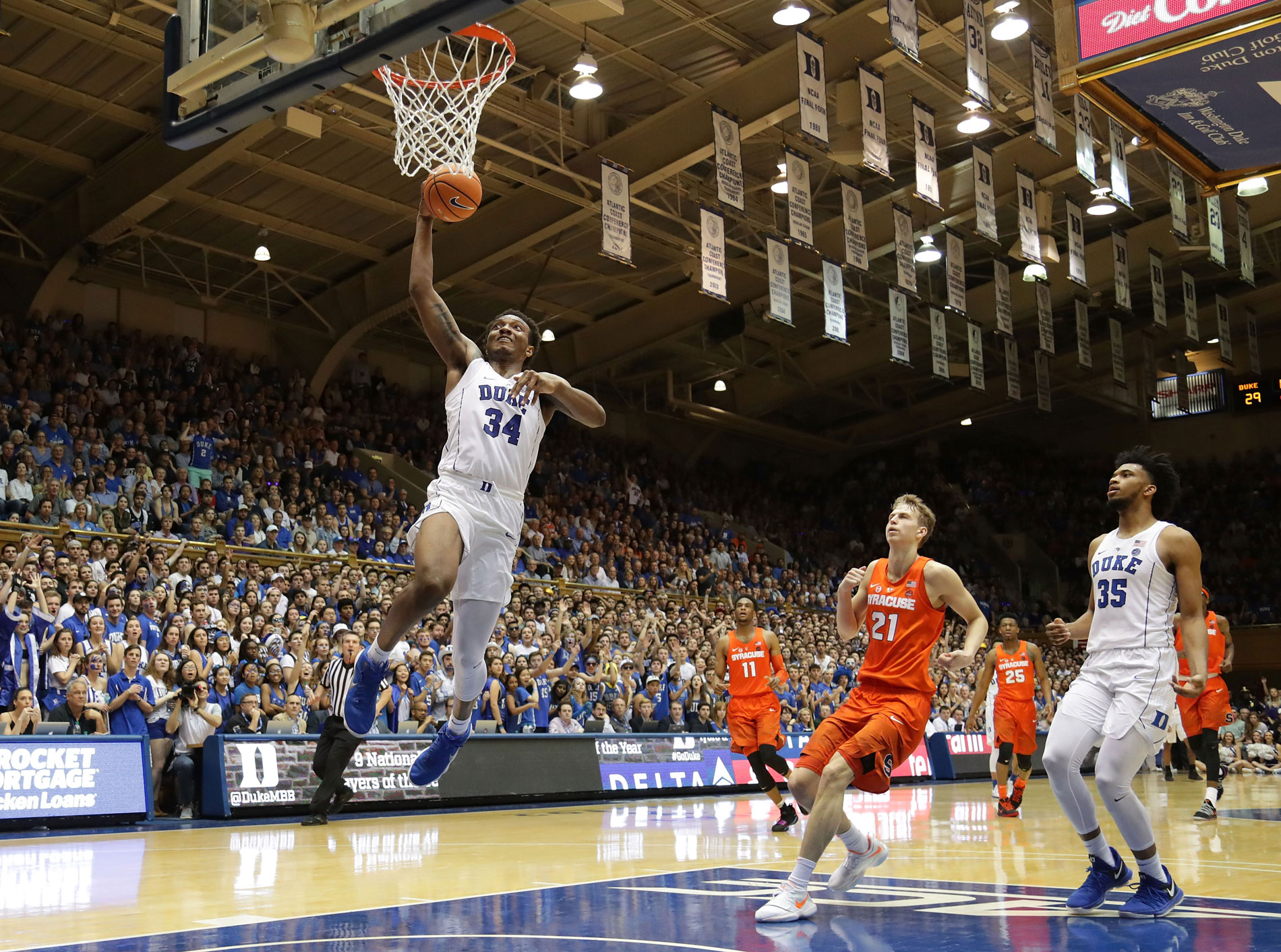 Wendell Carter Jr #34 of the Duke Blue Devils dunks the ball against the Syracuse Orange during their game at Cameron Indoor Stadium on February 24, 2018 in Durham, North Carolina.