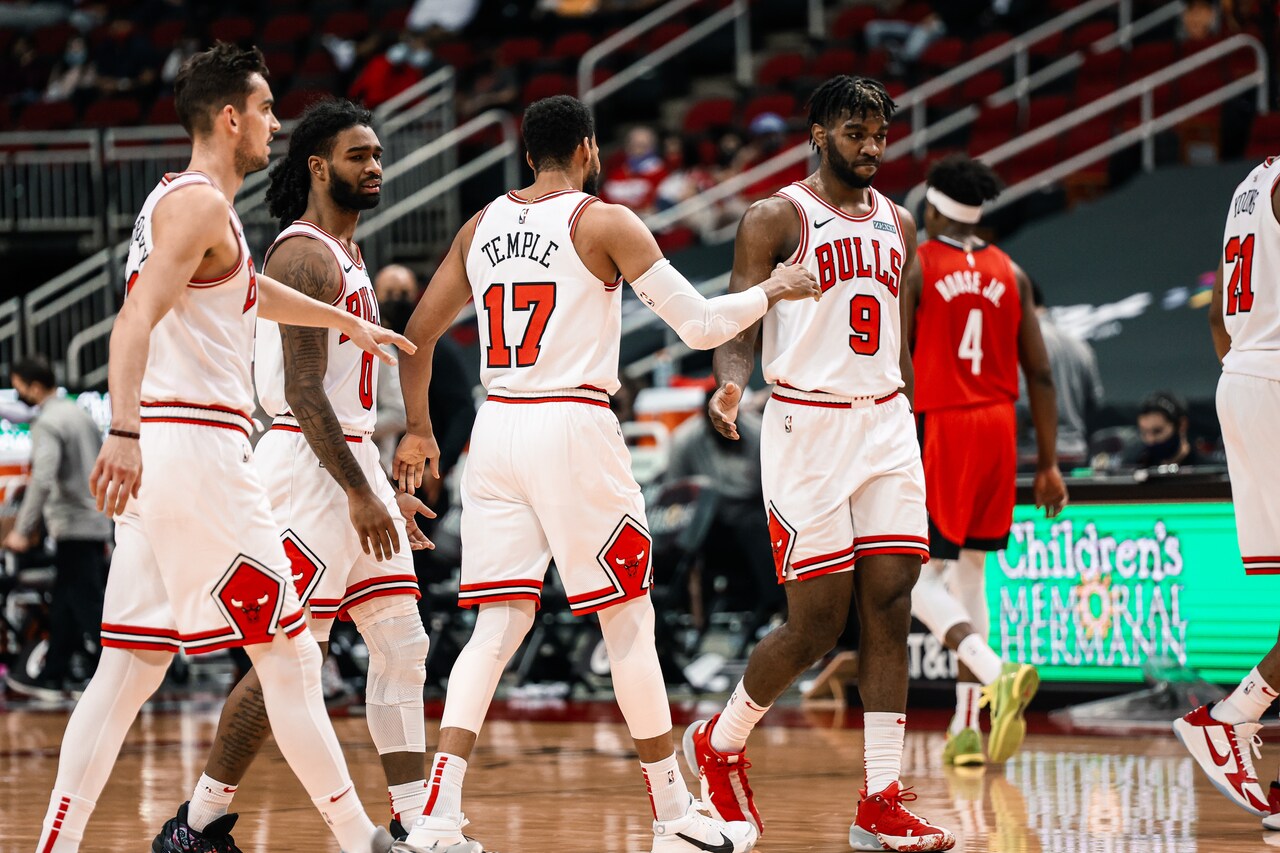 Photo Gallery: Bulls Beat Rockets in Houston Photo Gallery | NBA.com