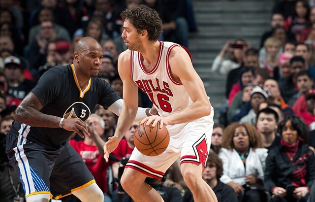 Photo Gallery: Bulls vs. Warriors (12.6.14) Photo Gallery | NBA.com