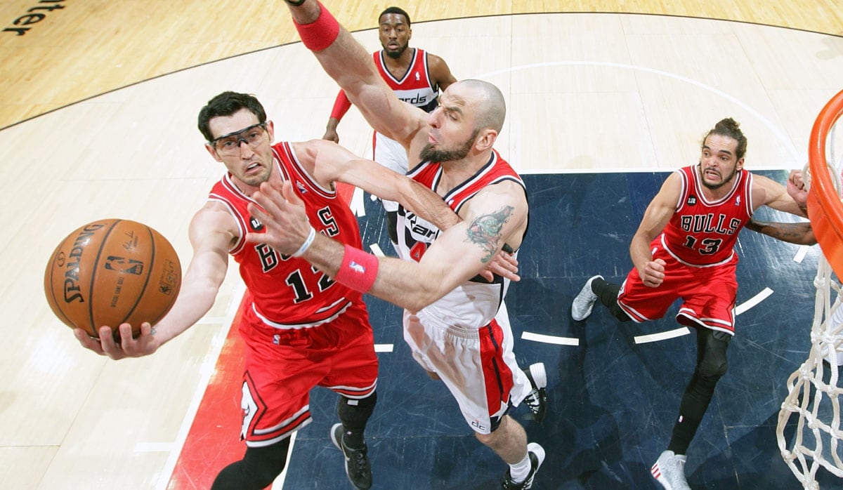 Veteran Hinrich happy to be at home