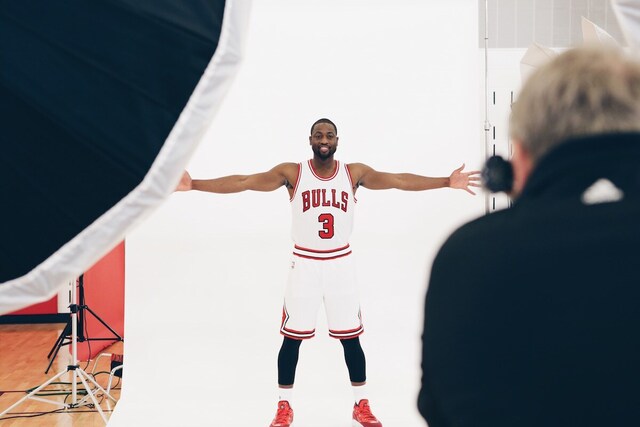 Behind The Scenes - Welcome Dwyane Wade! Photo Gallery | NBA.com
