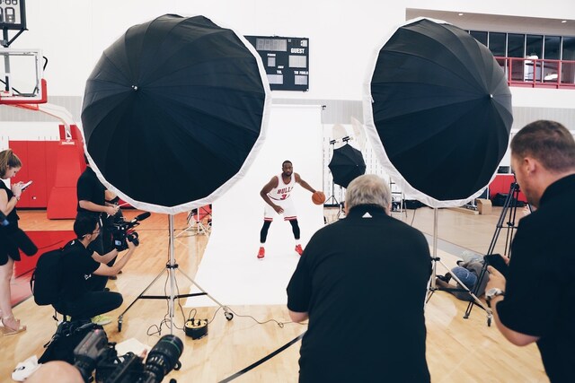 Behind The Scenes - Welcome Dwyane Wade! Photo Gallery | NBA.com