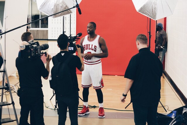 Behind The Scenes - Welcome Dwyane Wade! Photo Gallery | NBA.com