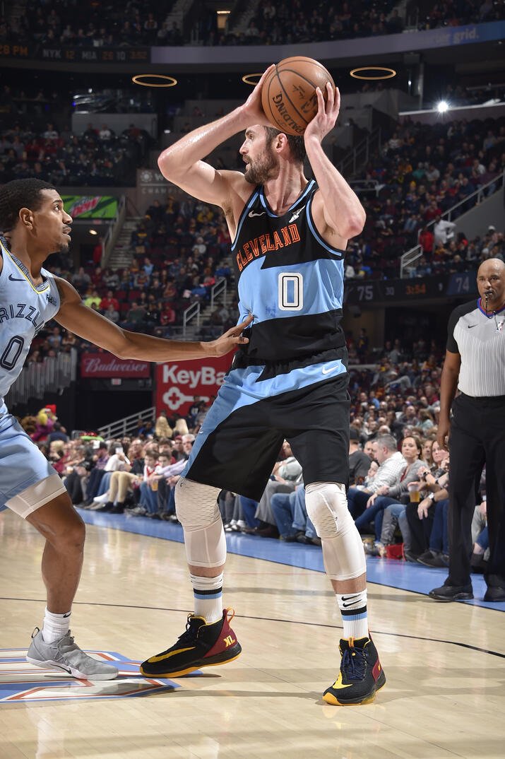 Memphis Grizzlies v Cleveland Cavaliers