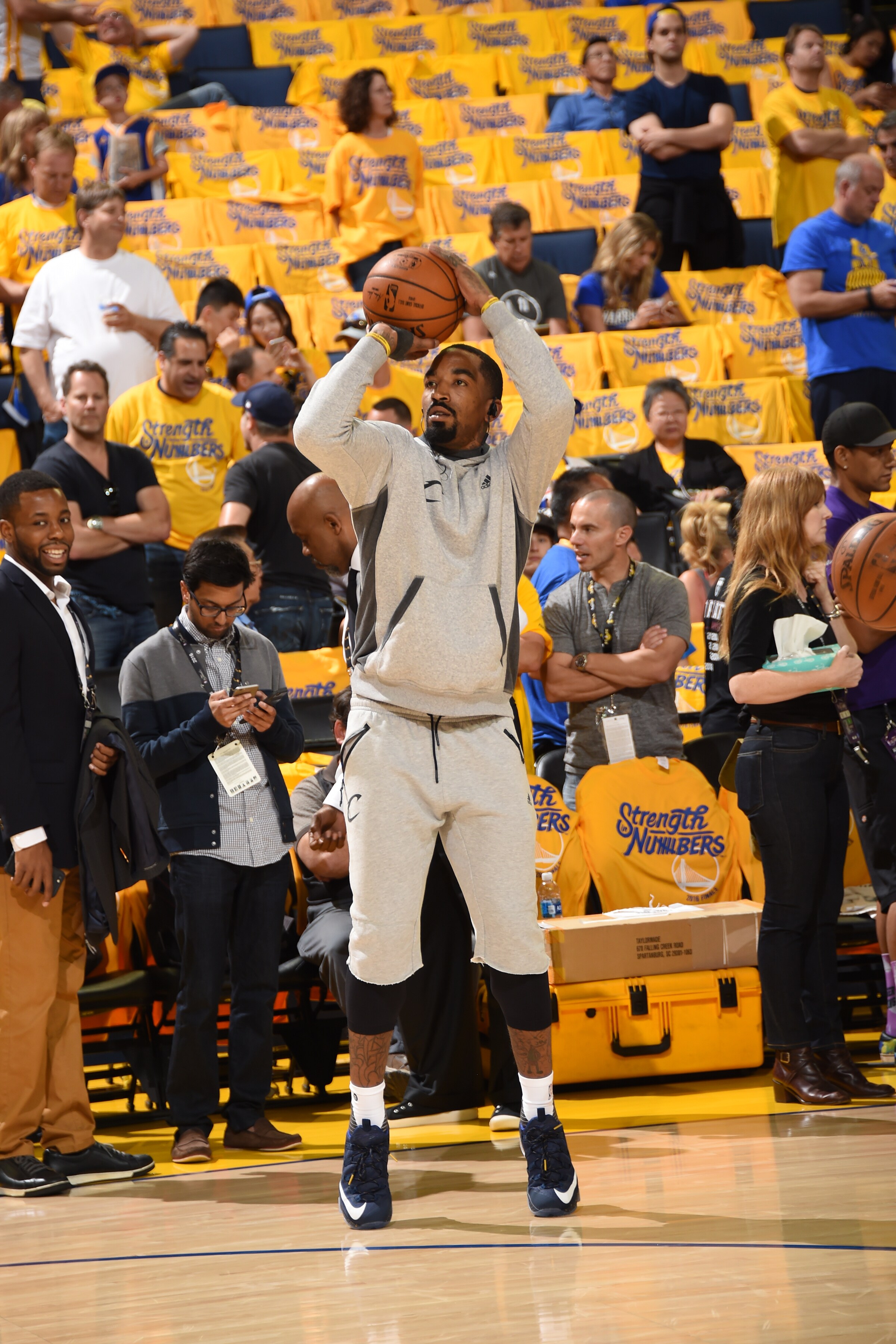 Game 2 Photos: Cleveland Cavaliers at Golden State Warriors - June 