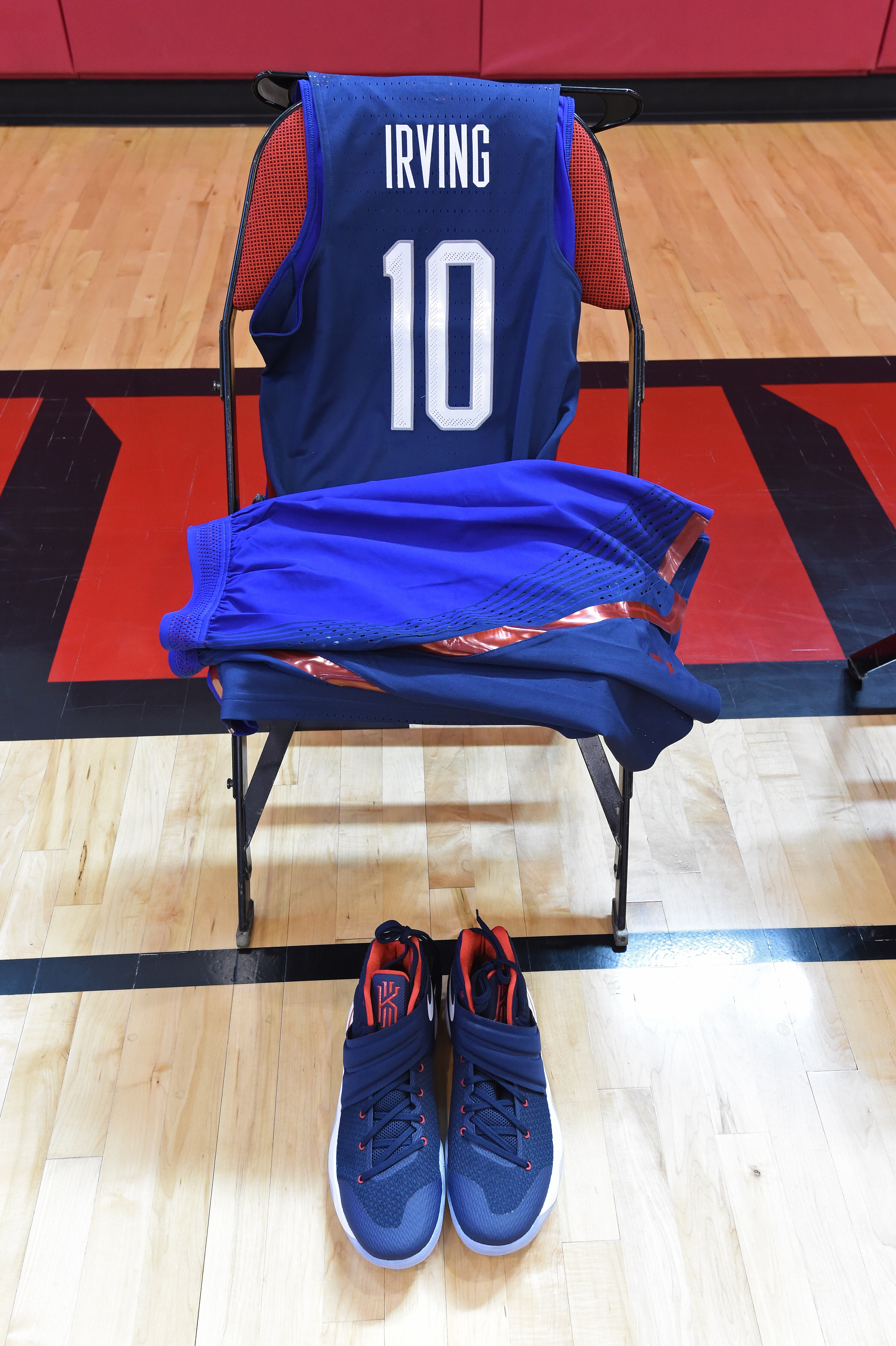 kyrie irving olympic practice