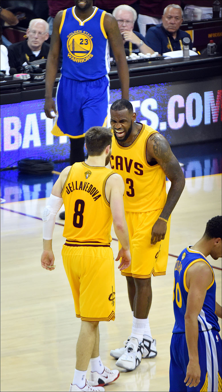 Top Photos from the 2015 NBA Finals Photo Gallery